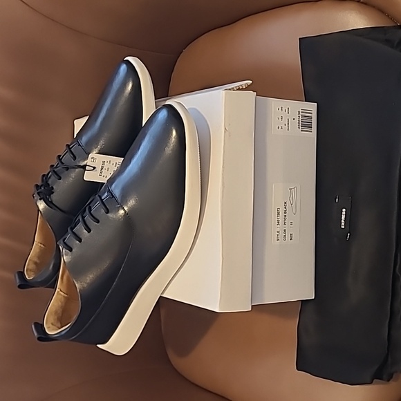 Men's Express Black Leather Performance Hybrid Dress Sneakers - Picture 7 of 7